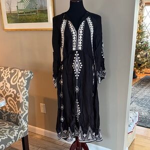 Zara Black and White Long Sleeve Dress